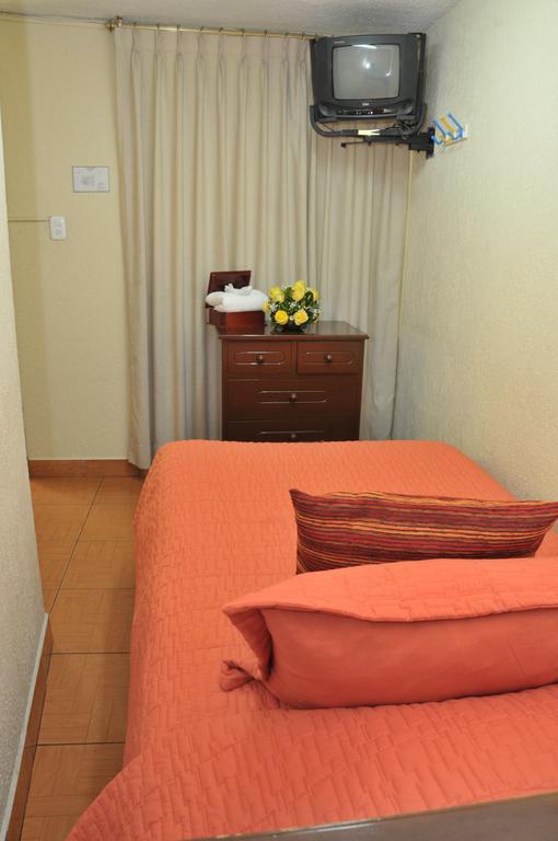 Hotel Margarita 2 Quito Phòng bức ảnh