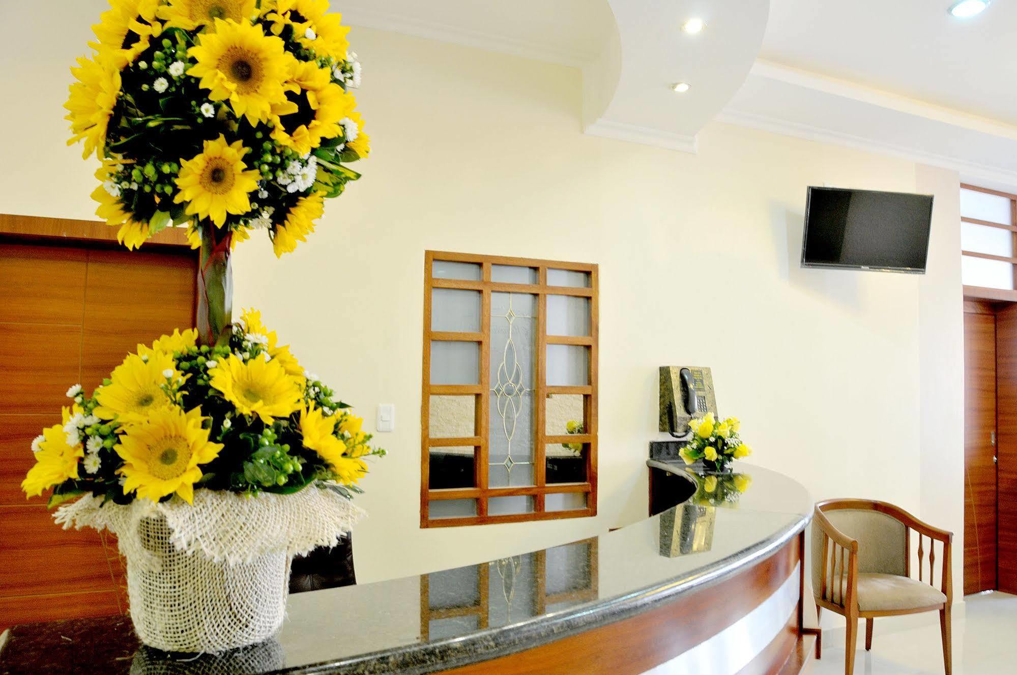 Hotel Margarita 2 Quito Ngoại thất bức ảnh